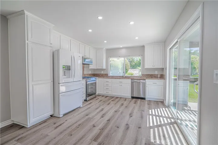 25556 Alesna Drive, Valencia, California 91355