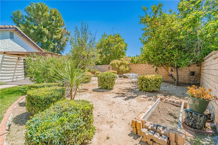 25556 Alesna Drive, Valencia, California 91355