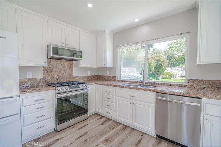 25556 Alesna Drive, Valencia, California 91355