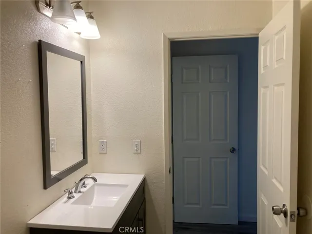 Unit B - Bathroom #1