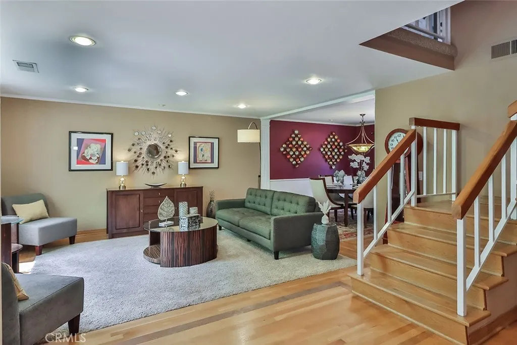 23050 Humming Bird Way, Calabasas, California 91302 home-pic-9