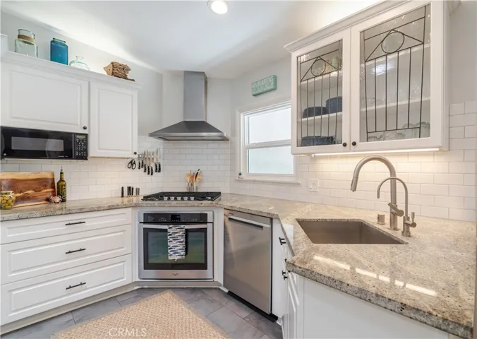 1724 Dixon Street, Redondo Beach, California 90278