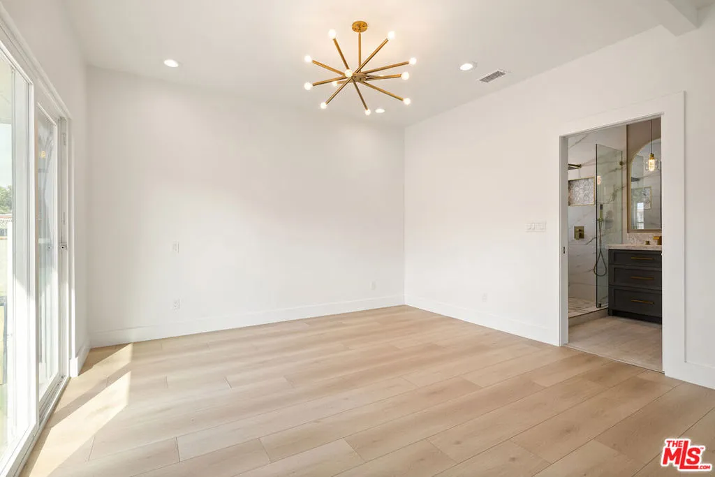 1558 W 47th Street, Los Angeles, California 90062 home-pic-17