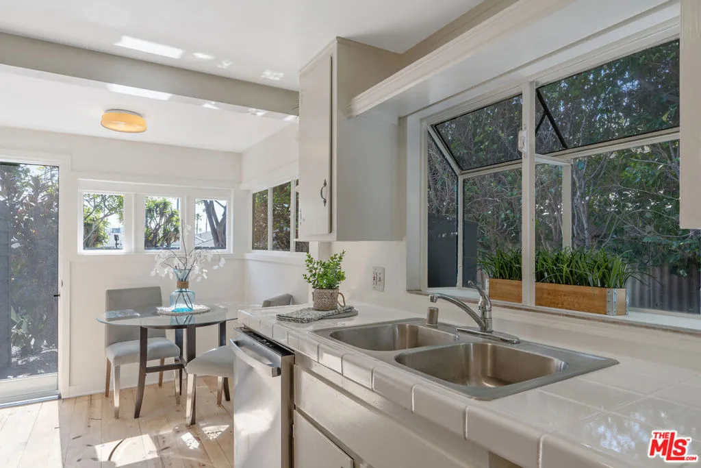 12420 Verdi Street, Los Angeles, California 90066 home-pic-12