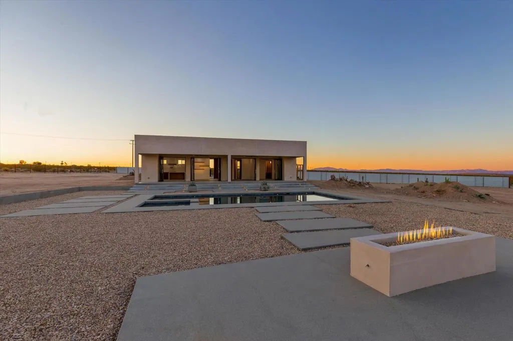 1925 Border Avenue, Joshua Tree, California 92252 home-pic-26