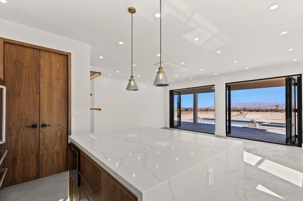 1925 Border Avenue, Joshua Tree, California 92252 home-pic-15