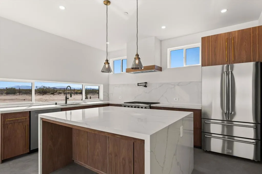 1925 Border Avenue, Joshua Tree, California 92252 home-pic-11
