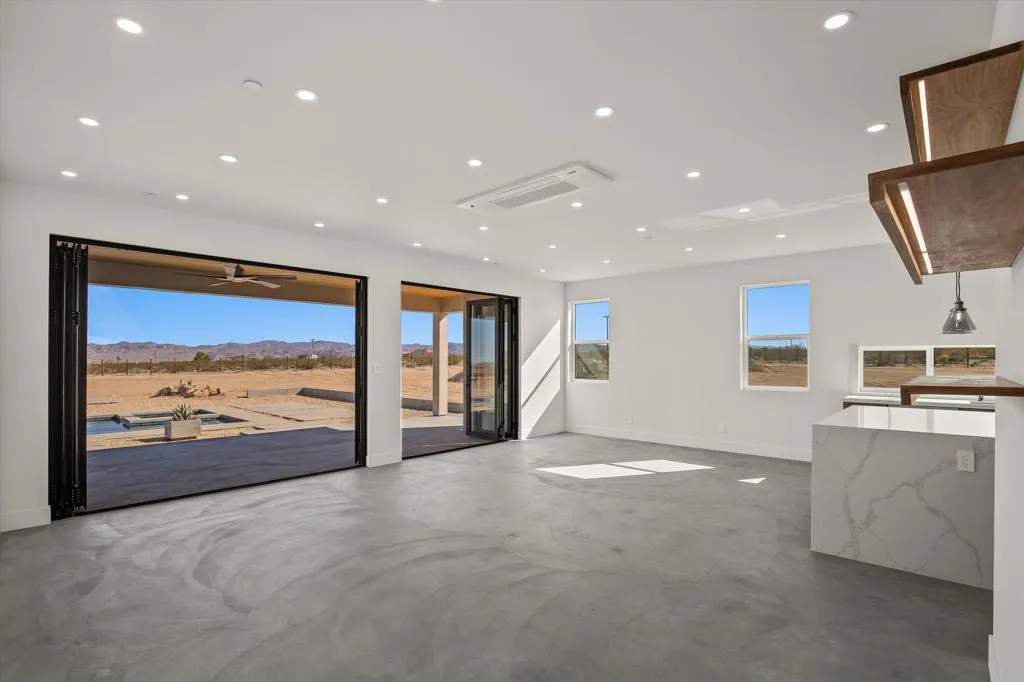 1925 Border Avenue, Joshua Tree, California 92252 home-pic-7