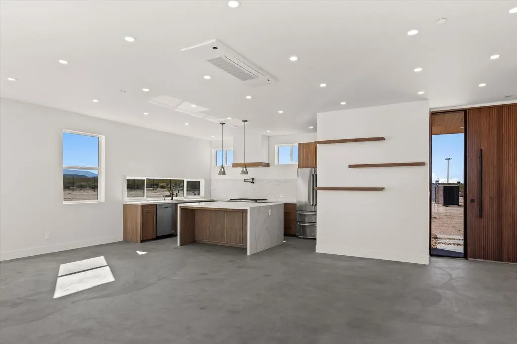 1925 Border Avenue, Joshua Tree, California 92252 home-pic-8