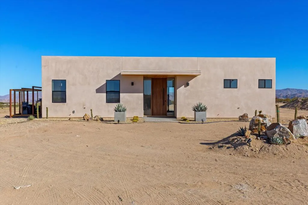 1925 Border Avenue, Joshua Tree, California 92252 home-pic-4