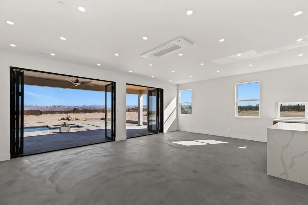 1925 Border Avenue, Joshua Tree, California 92252 home-pic-19