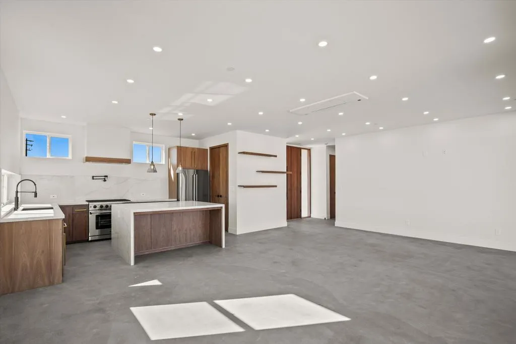 1925 Border Avenue, Joshua Tree, California 92252 home-pic-18
