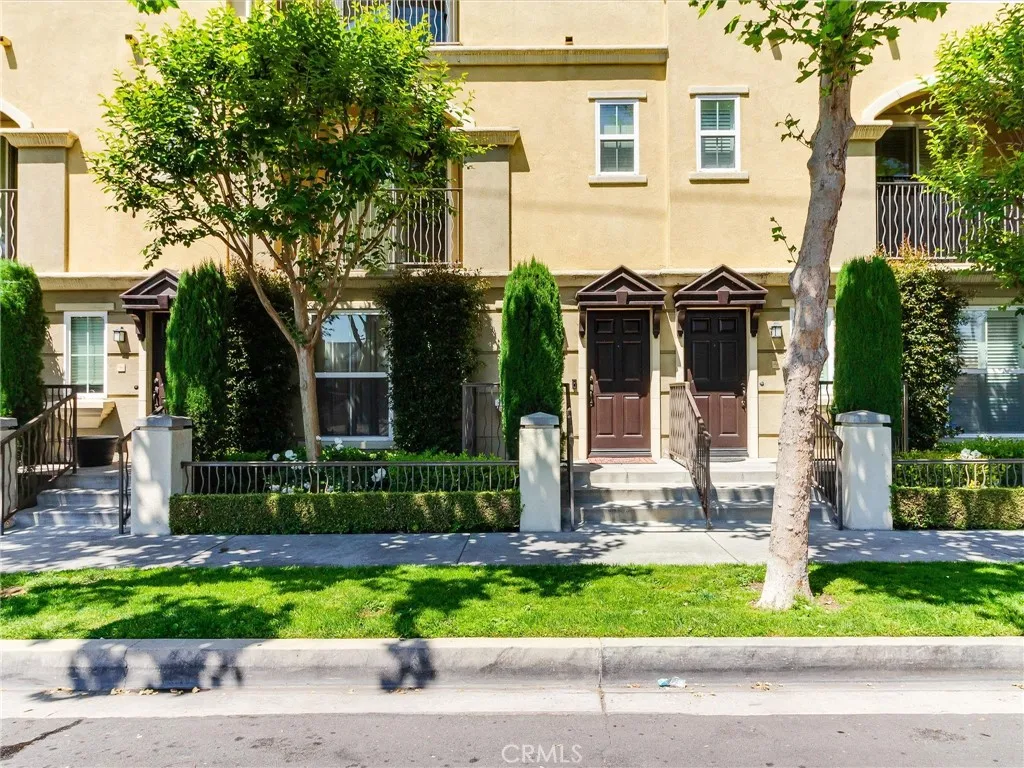 17625 Carpintero Avenue, Bellflower, California 90706, 3 Bedrooms Bedrooms, ,4 BathroomsBathrooms,Residential,For Sale,Carpintero,SB25108177
