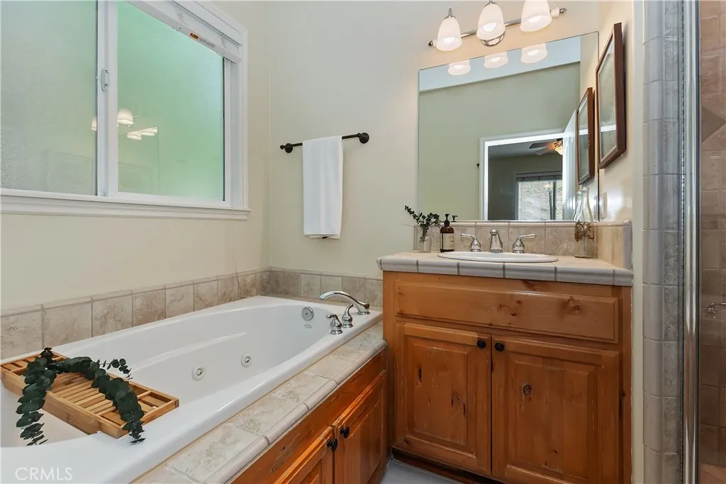28589 Shenandoah Drive, Lake Arrowhead, California 92352 home-pic-17