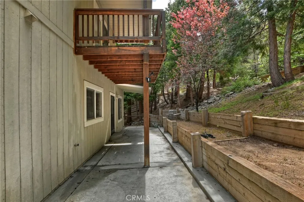 28589 Shenandoah Drive, Lake Arrowhead, California 92352 home-pic-33