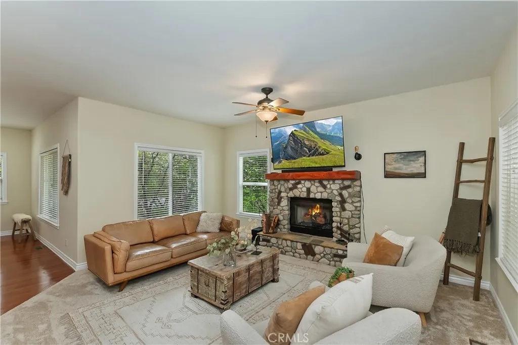 28589 Shenandoah Drive, Lake Arrowhead, California 92352 home-pic-4