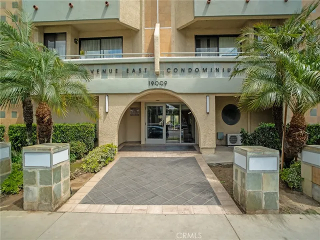  Welcome to the main entrance of the building