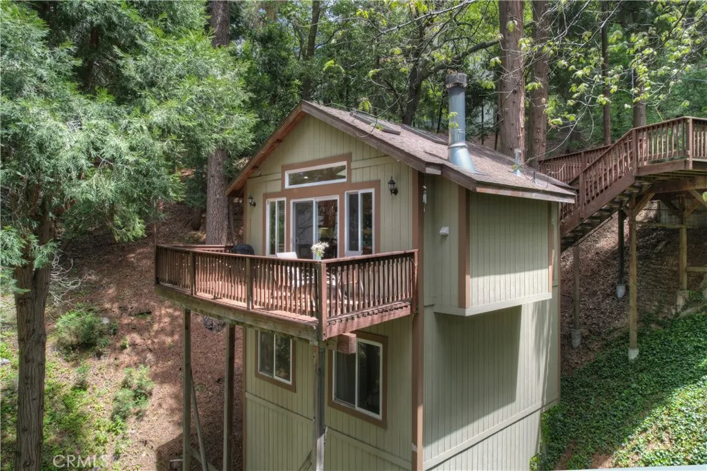 23776 Lakeview Drive, Crestline, California 92325 home-pic-15