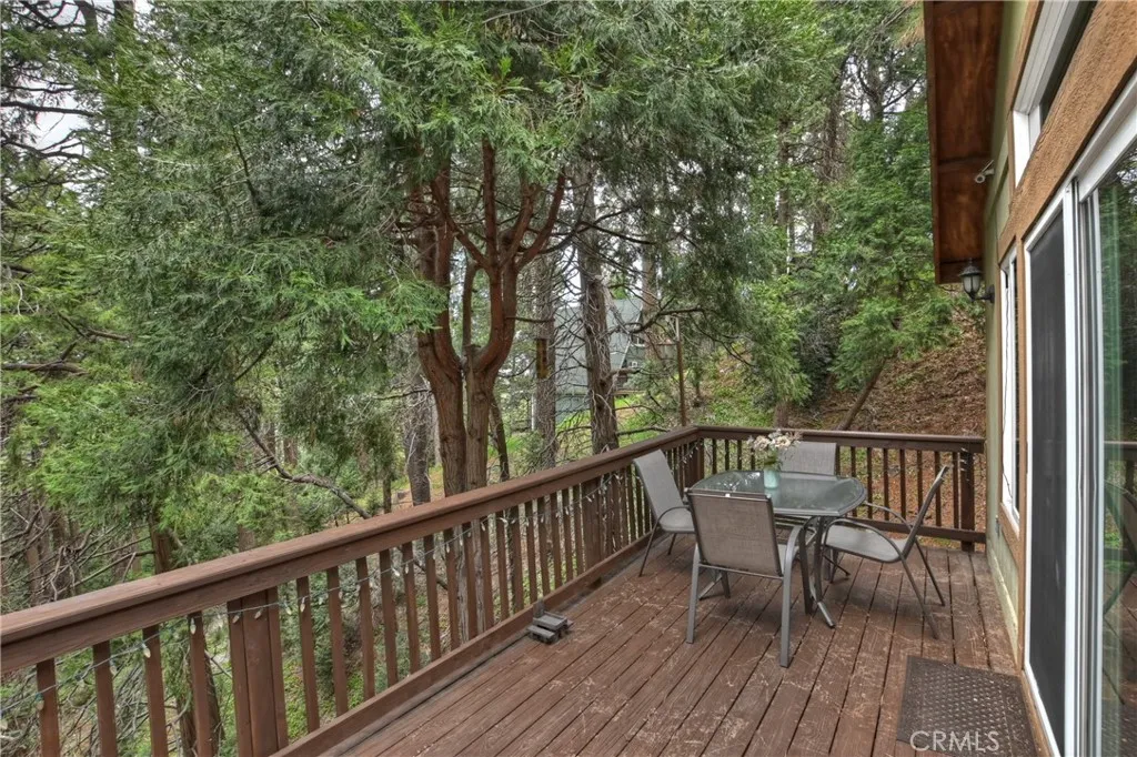 23776 Lakeview Drive, Crestline, California 92325 home-pic-13