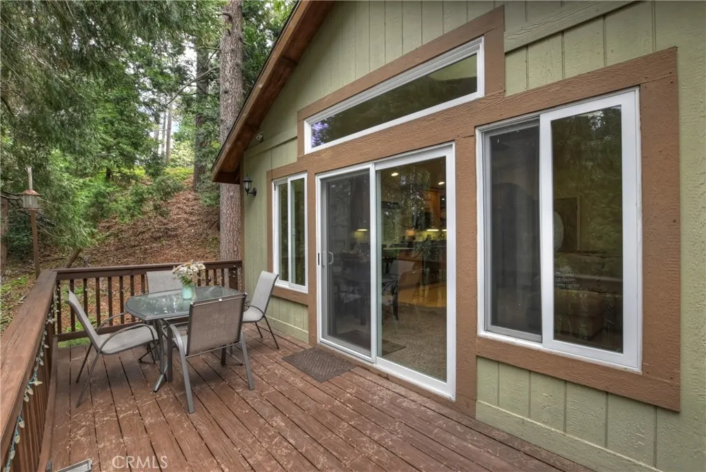 23776 Lakeview Drive, Crestline, California 92325 home-pic-1
