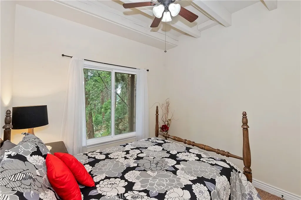 23776 Lakeview Drive, Crestline, California 92325 home-pic-29