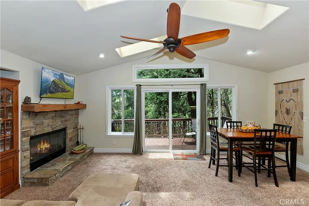 23776 Lakeview Drive, Crestline, California 92325 home-pic-3