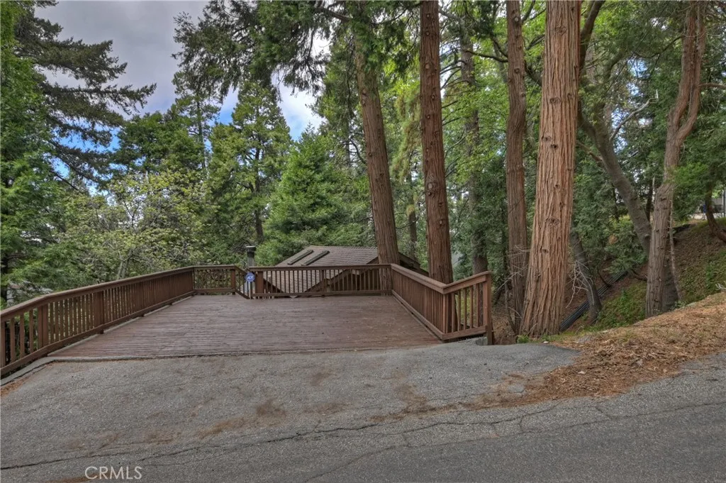 23776 Lakeview Drive, Crestline, California 92325 home-pic-35