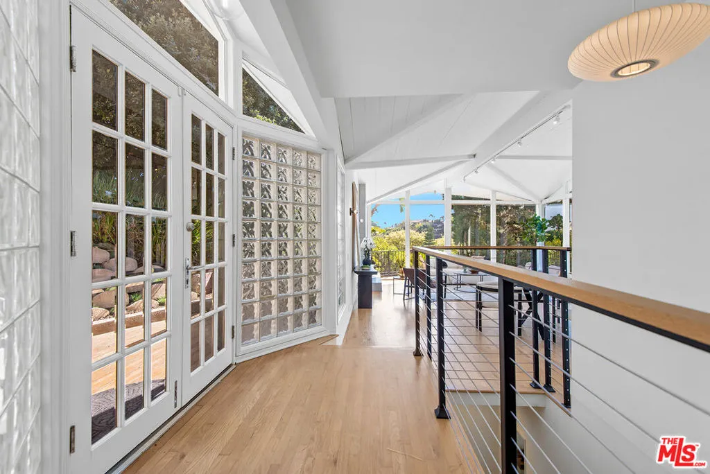 7229 Senalda Road, Los Angeles, California 90068 home-pic-10