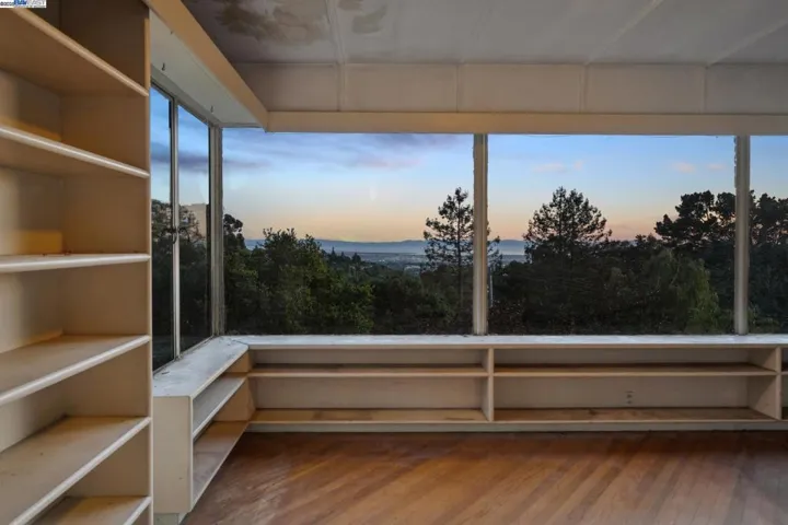 5915 Rincon Drive, Oakland, California 94611
