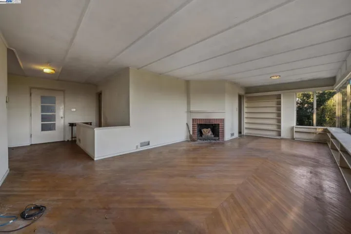 5915 Rincon Drive, Oakland, California 94611