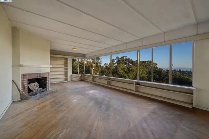5915 Rincon Drive, Oakland, California 94611