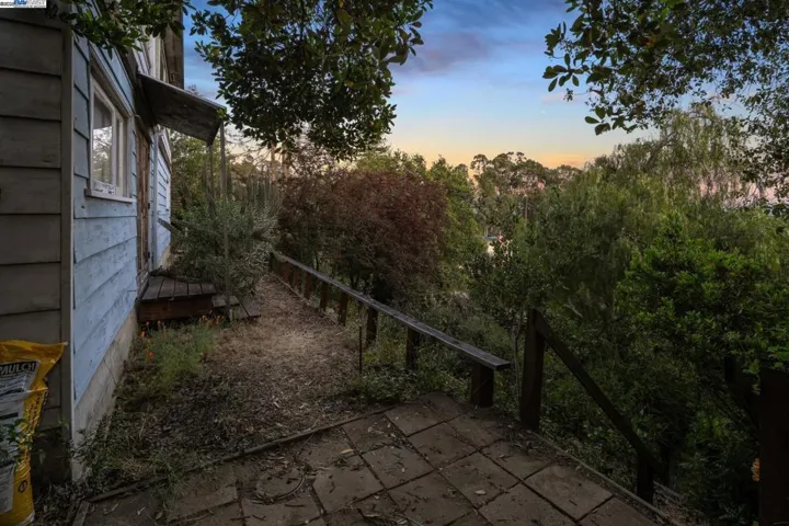 5915 Rincon Drive, Oakland, California 94611
