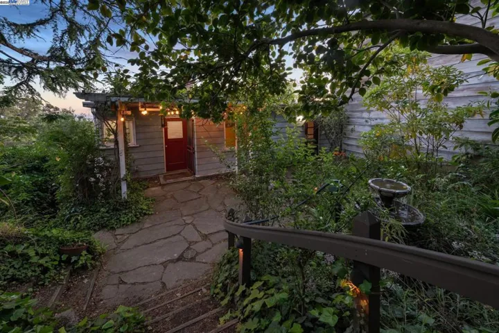 5915 Rincon Drive, Oakland, California 94611