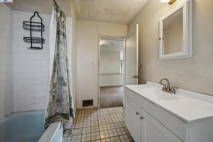 5915 Rincon Drive, Oakland, California 94611