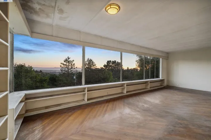 5915 Rincon Drive, Oakland, California 94611