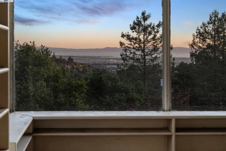 5915 Rincon Drive, Oakland, California 94611