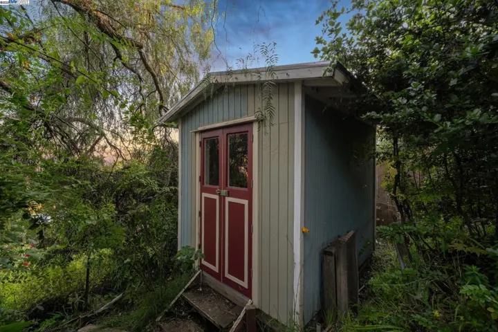 5915 Rincon Drive, Oakland, California 94611