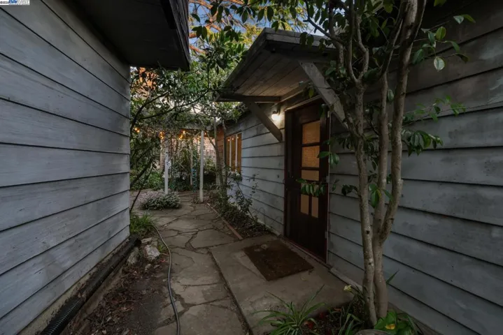 5915 Rincon Drive, Oakland, California 94611