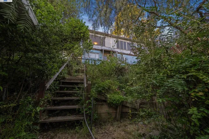 5915 Rincon Drive, Oakland, California 94611