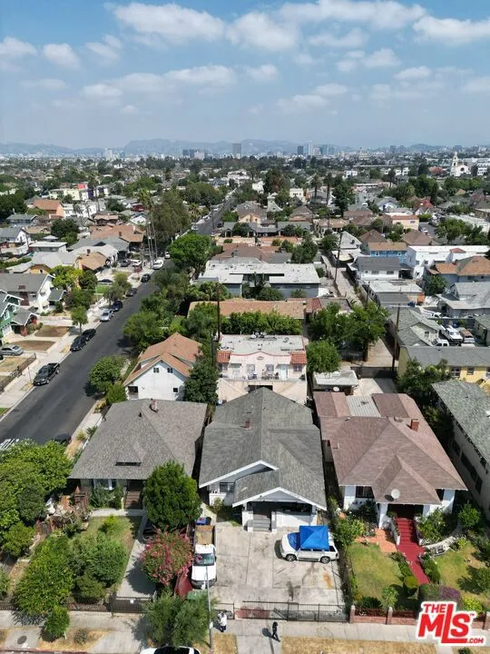 1435 W 30th Street, Los Angeles, California 90007, 5 Bedrooms Bedrooms, ,3 BathroomsBathrooms,Residential Income,For Sale,30th,25520121