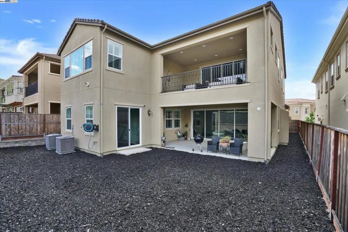 7179 Lembert Hills Dr, Dublin, California 94568