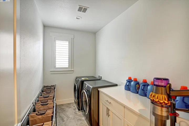 7179 Lembert Hills Dr, Dublin, California 94568