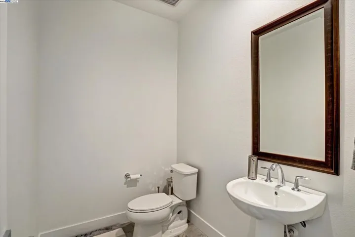 7179 Lembert Hills Dr, Dublin, California 94568