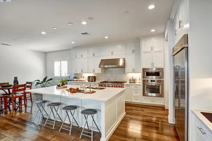 7179 Lembert Hills Dr, Dublin, California 94568