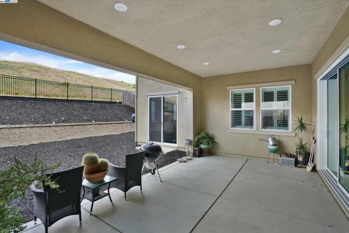 7179 Lembert Hills Dr, Dublin, California 94568