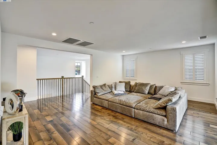 7179 Lembert Hills Dr, Dublin, California 94568