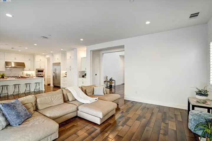 7179 Lembert Hills Dr, Dublin, California 94568