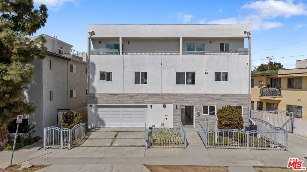 3319 Bagley Avenue 3, Los Angeles, California 90034, 9 Bedrooms Bedrooms, ,9 BathroomsBathrooms,Residential Income,For Sale,Bagley,25539251