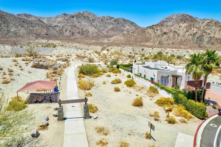 54275 Avenida Martinez, La Quinta, California 92253