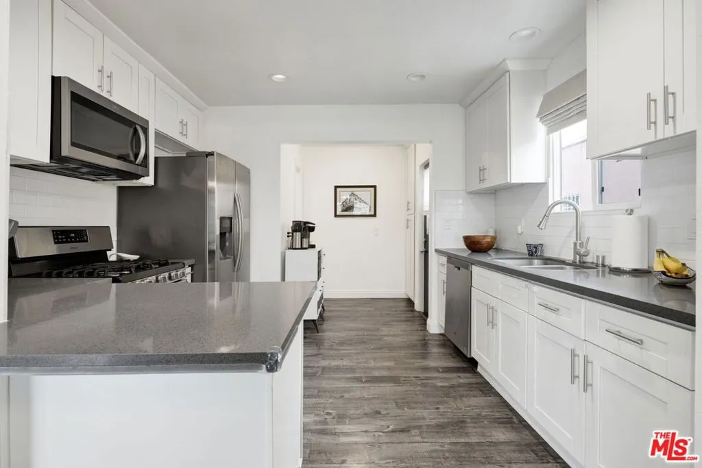 6707 4th Avenue, Los Angeles, California 90043 home-pic-13